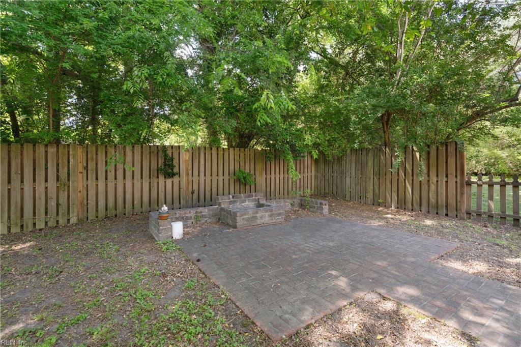 4529 Duke DR