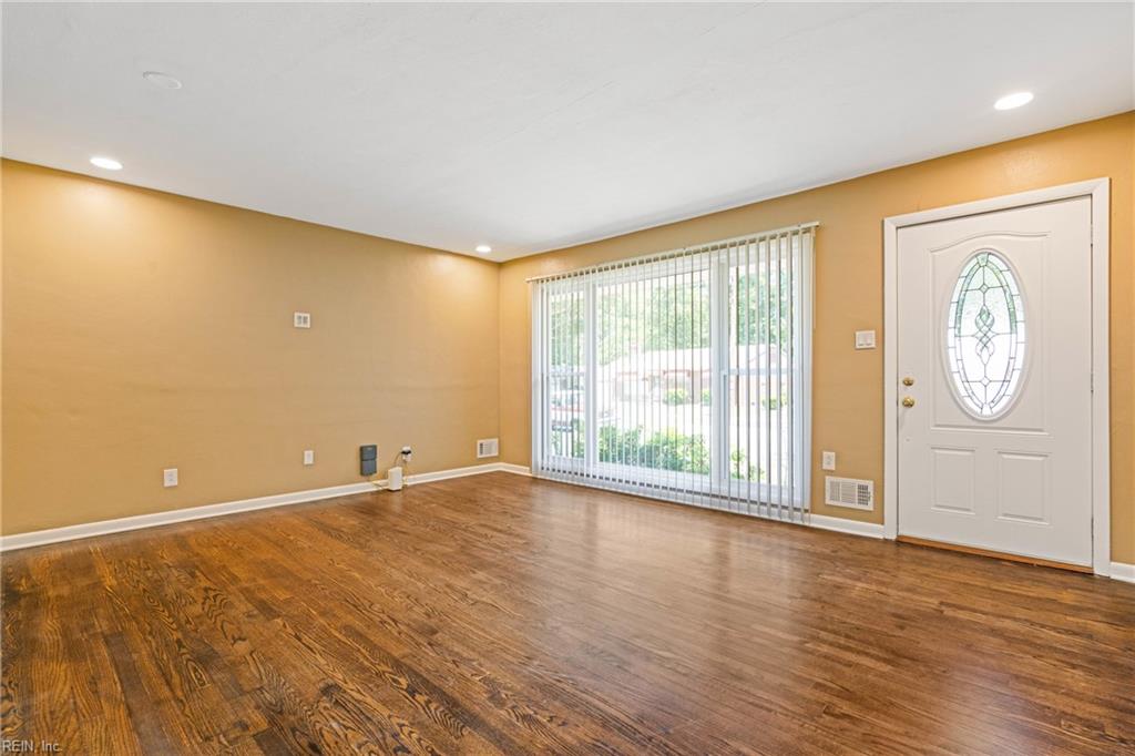 853 Benwood RD