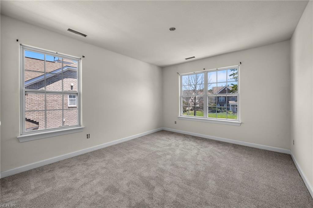 2413 Caitlan Loch LN