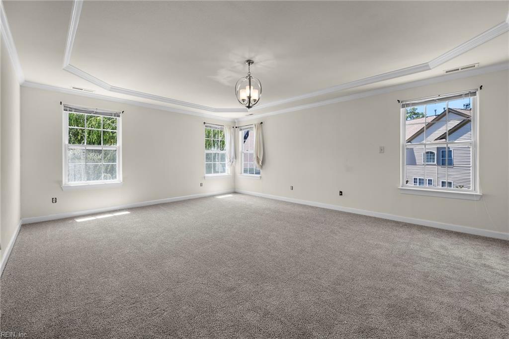 2413 Caitlan Loch LN
