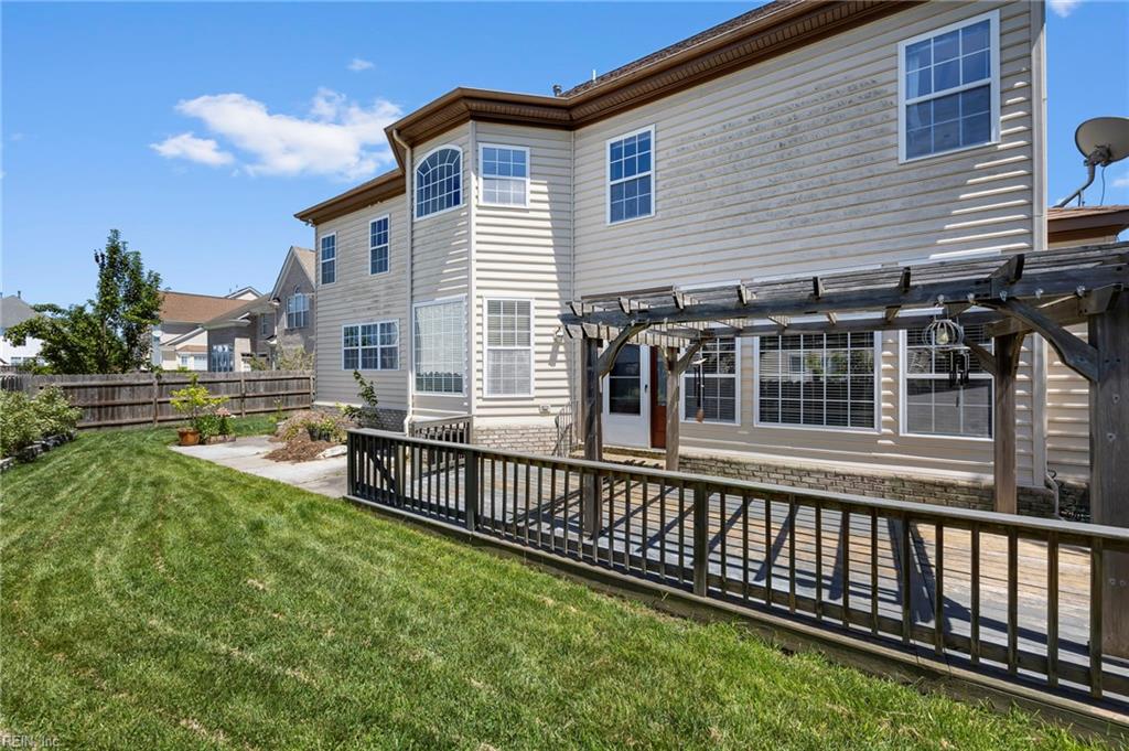 2413 Caitlan Loch LN