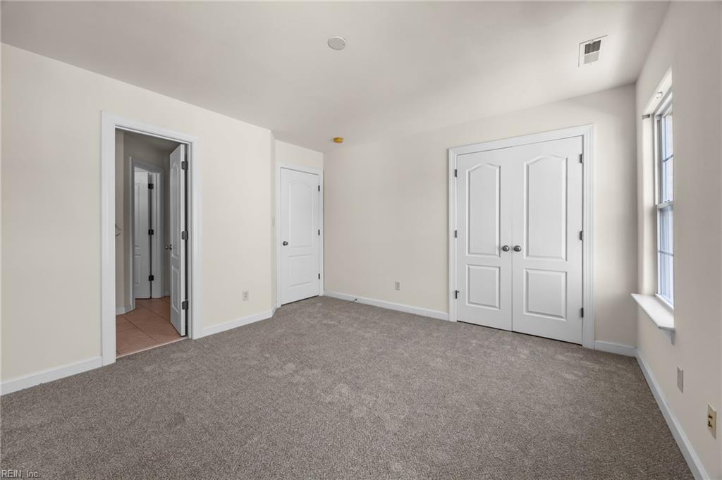 2413 Caitlan Loch LN