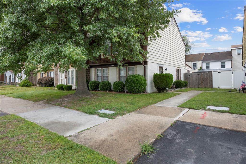 1328 Ruddy Oak CT