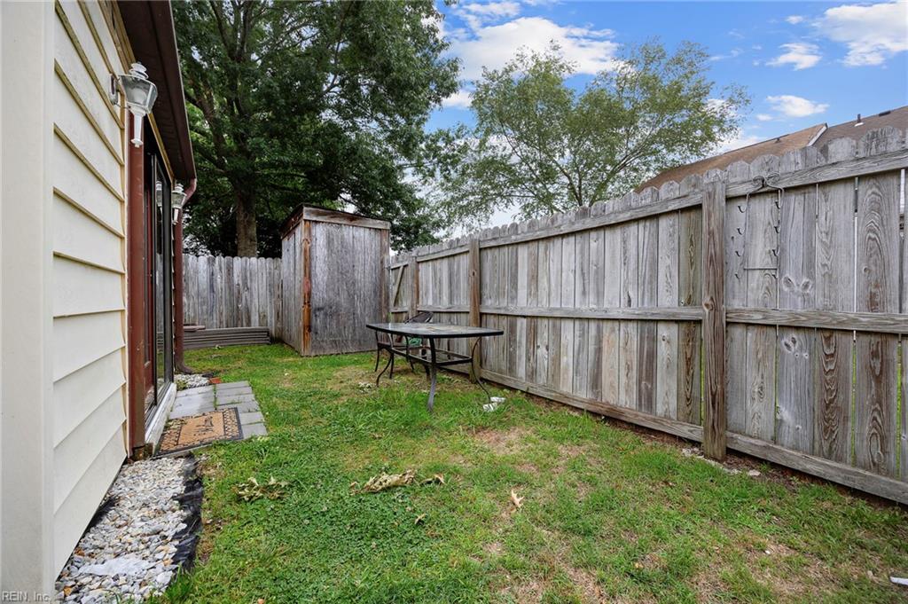 1328 Ruddy Oak CT