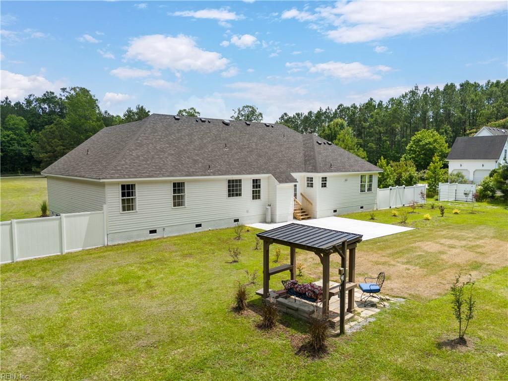 1124 Saint Brides RD W