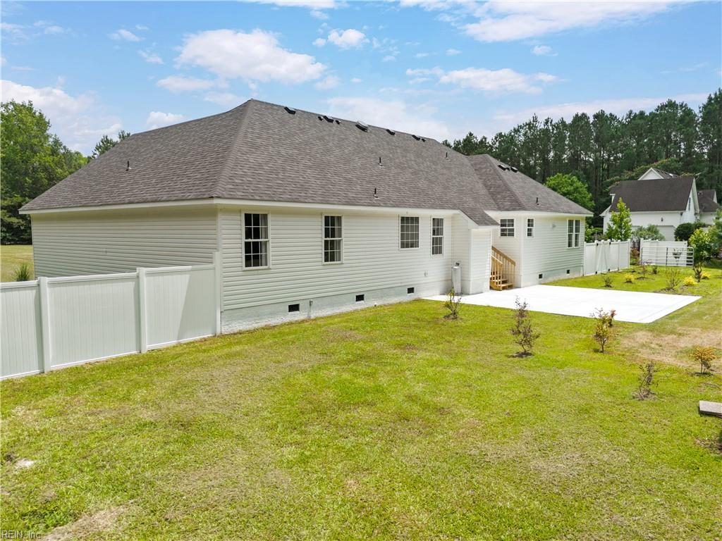 1124 Saint Brides RD W