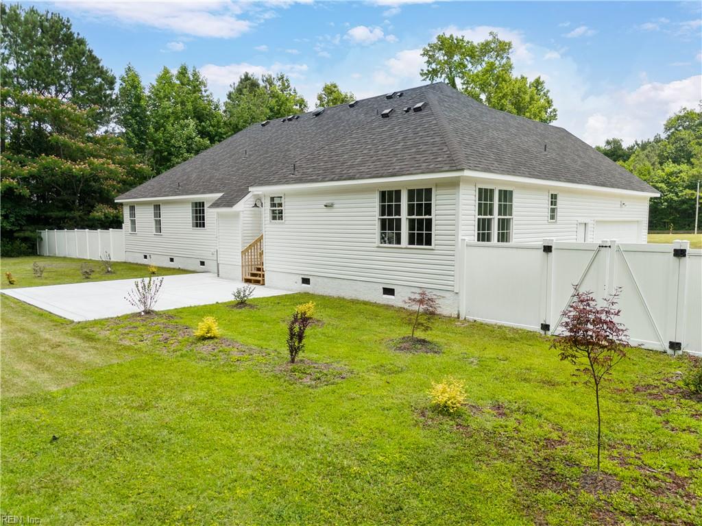 1124 Saint Brides RD W