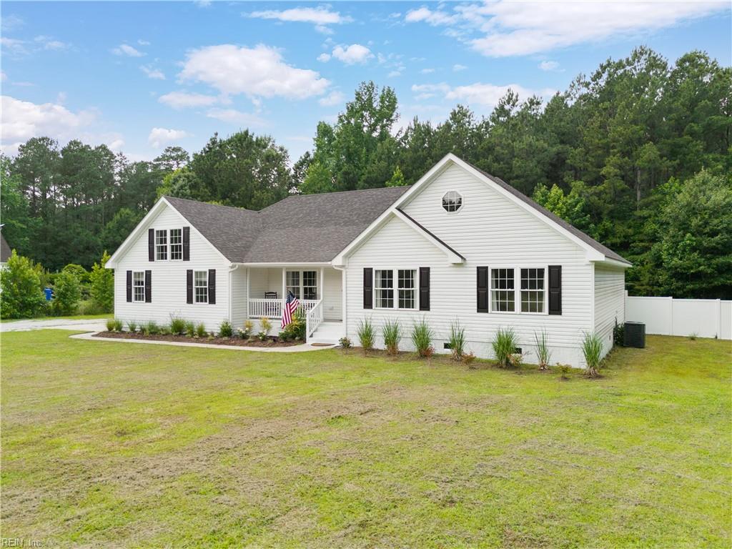 1124 Saint Brides RD W