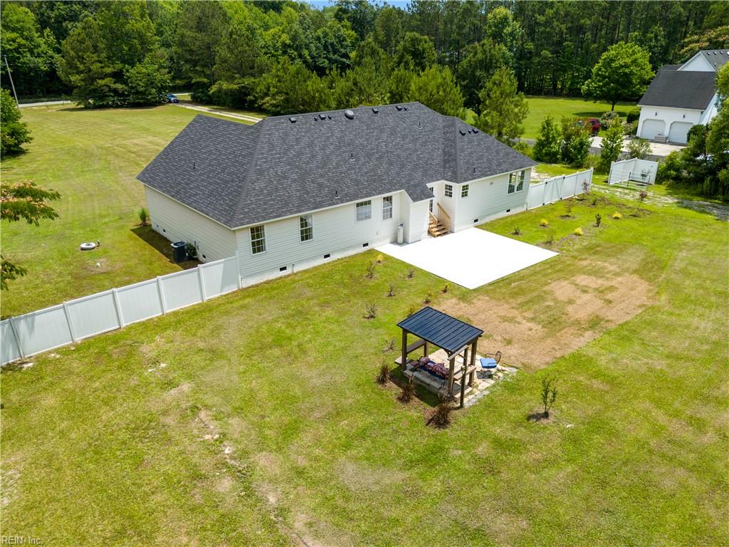1124 Saint Brides RD W