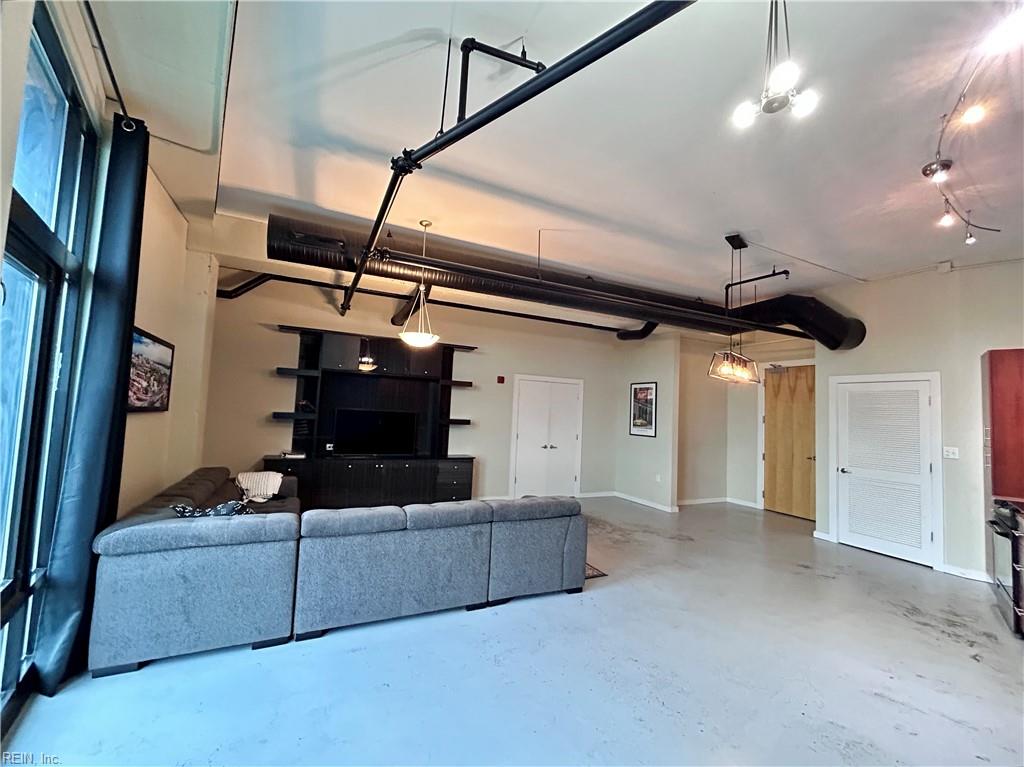 415 Saint Pauls BLVD 403