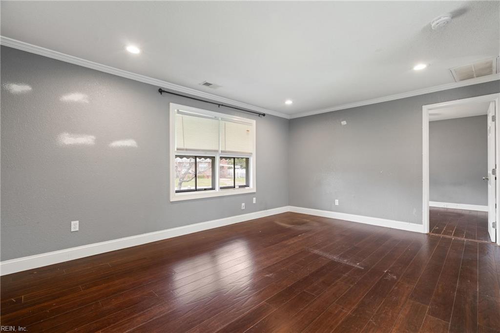 301 Viking ST