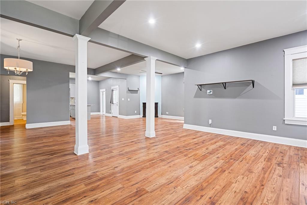 1421 Chesapeake AVE