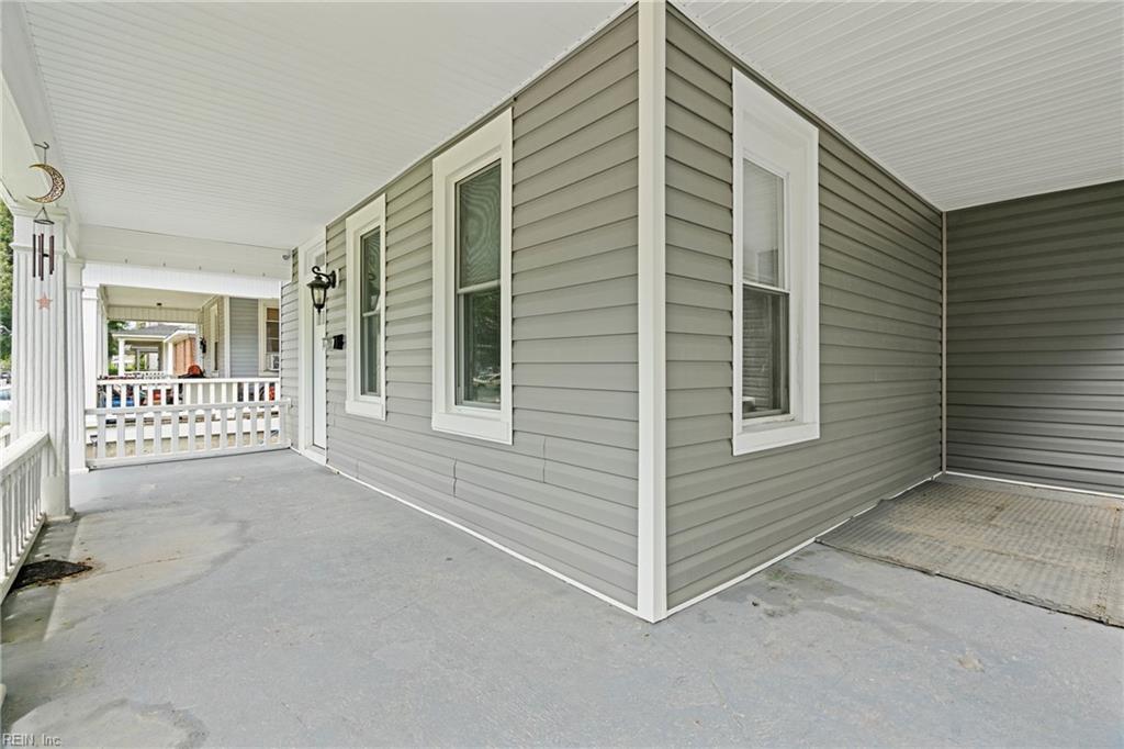 1421 Chesapeake AVE