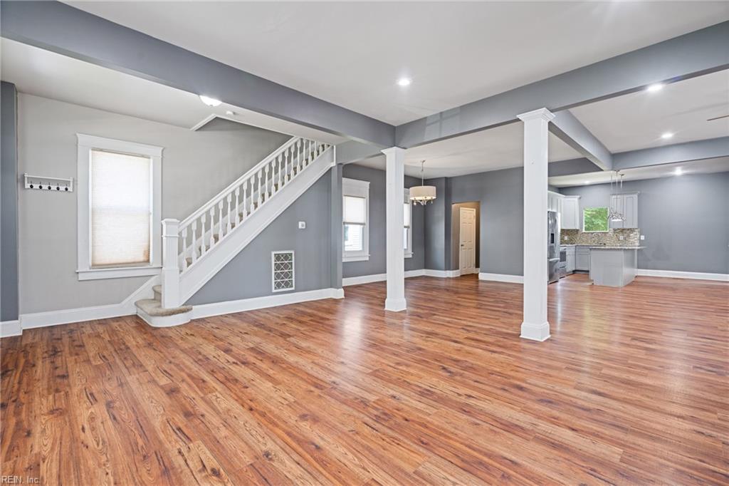 1421 Chesapeake AVE