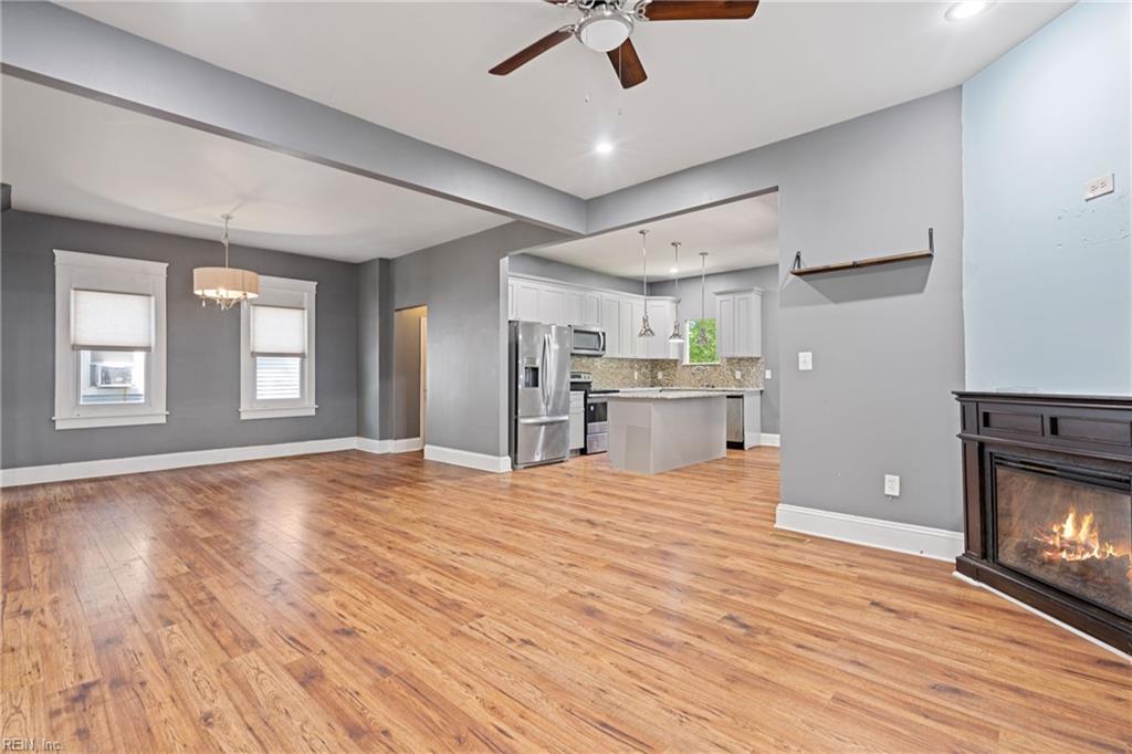 1421 Chesapeake AVE