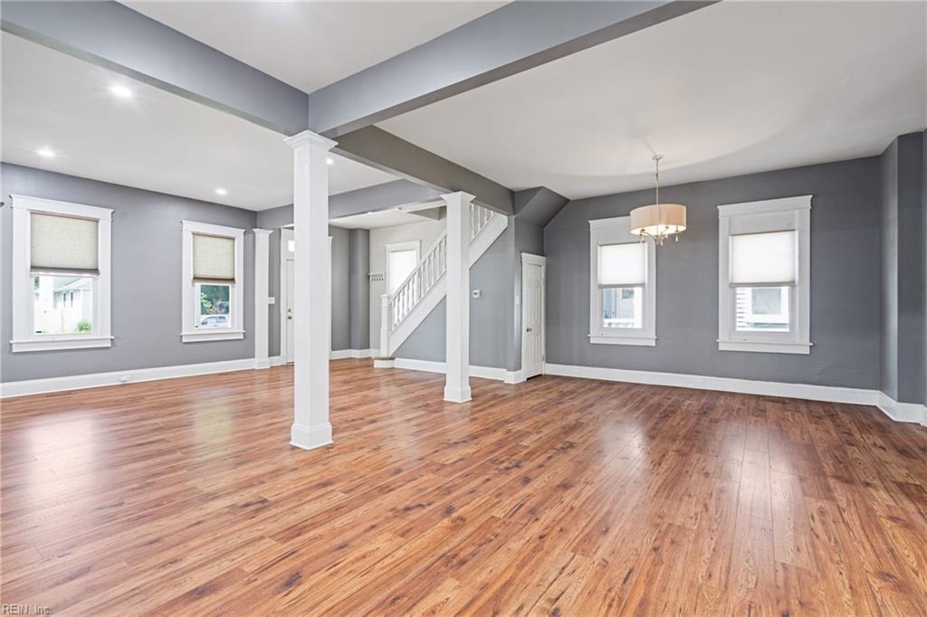 1421 Chesapeake AVE