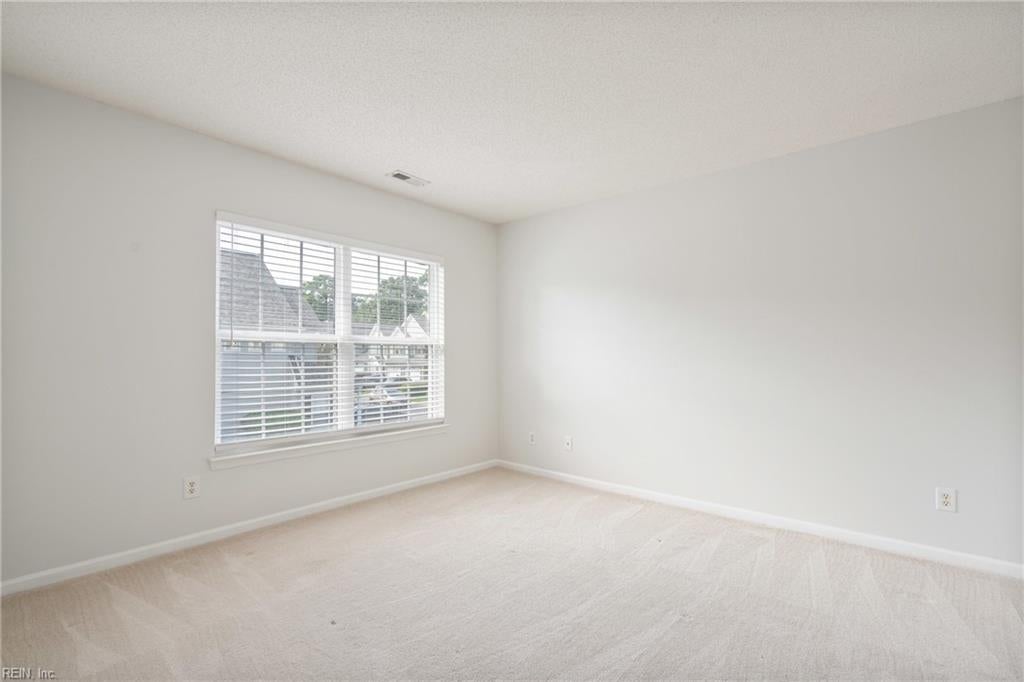 1902 Sawgrass LN