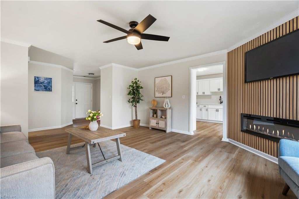 1109 Seabright CT