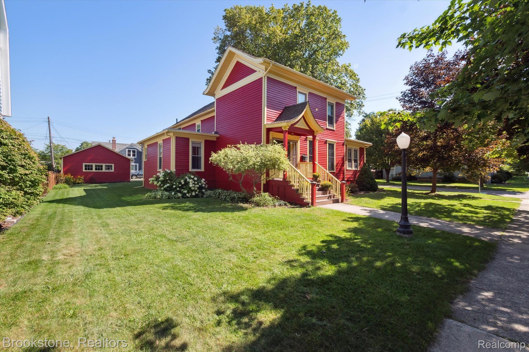 304 W WASHINGTON Street