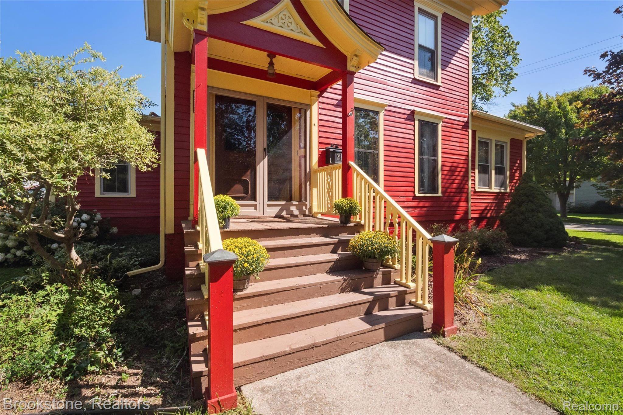 304 W WASHINGTON Street