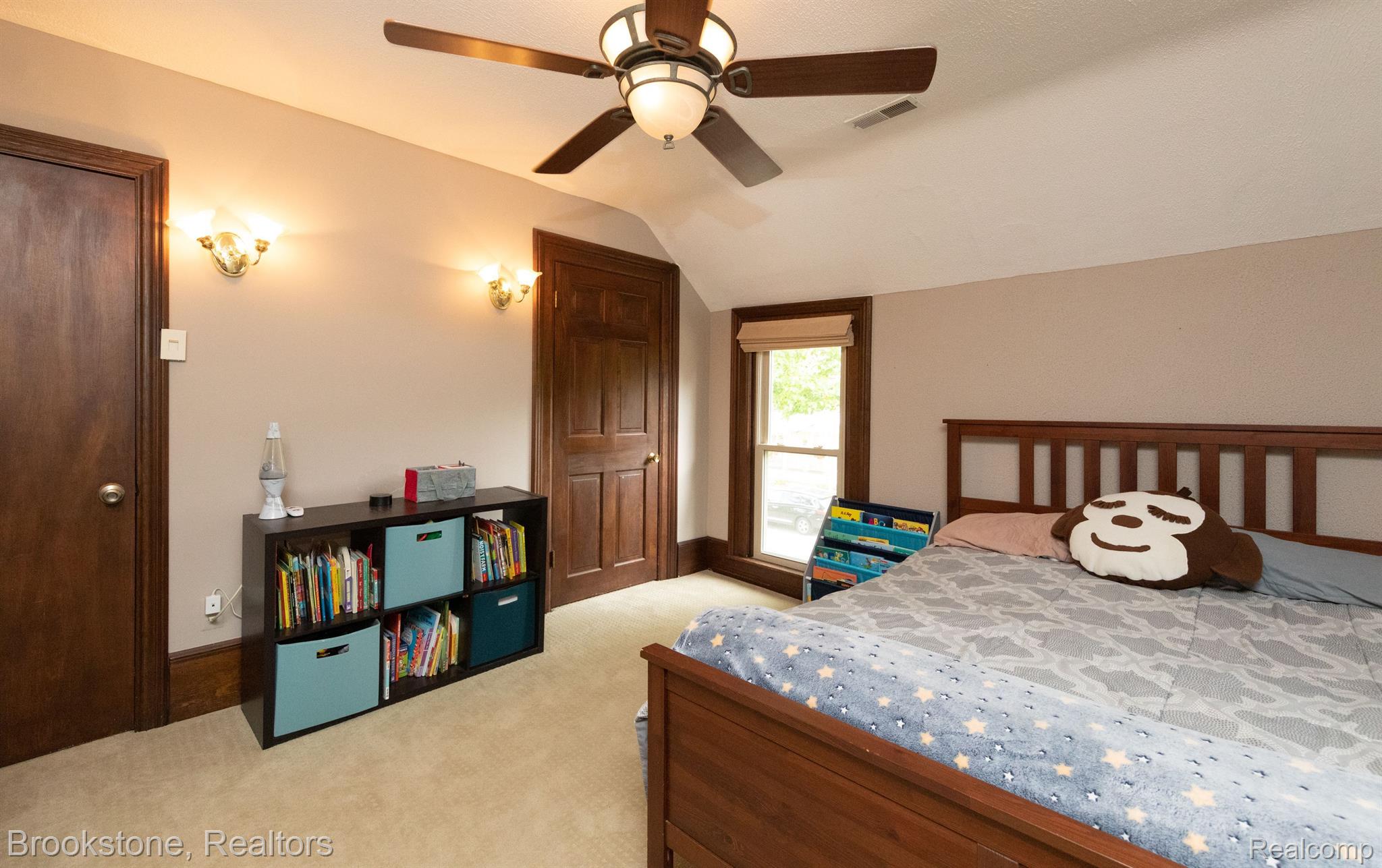 304 W WASHINGTON Street