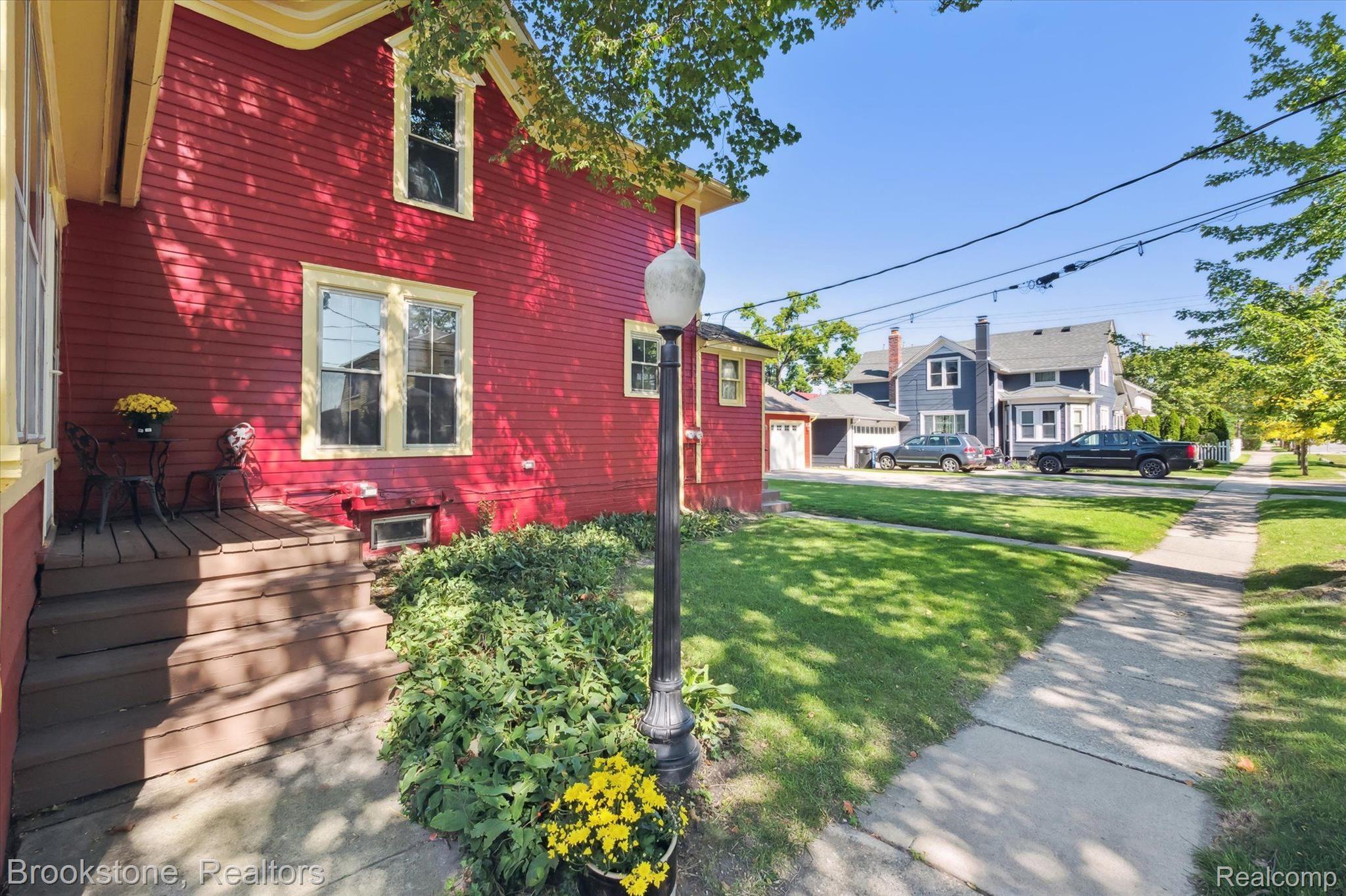 304 W WASHINGTON Street