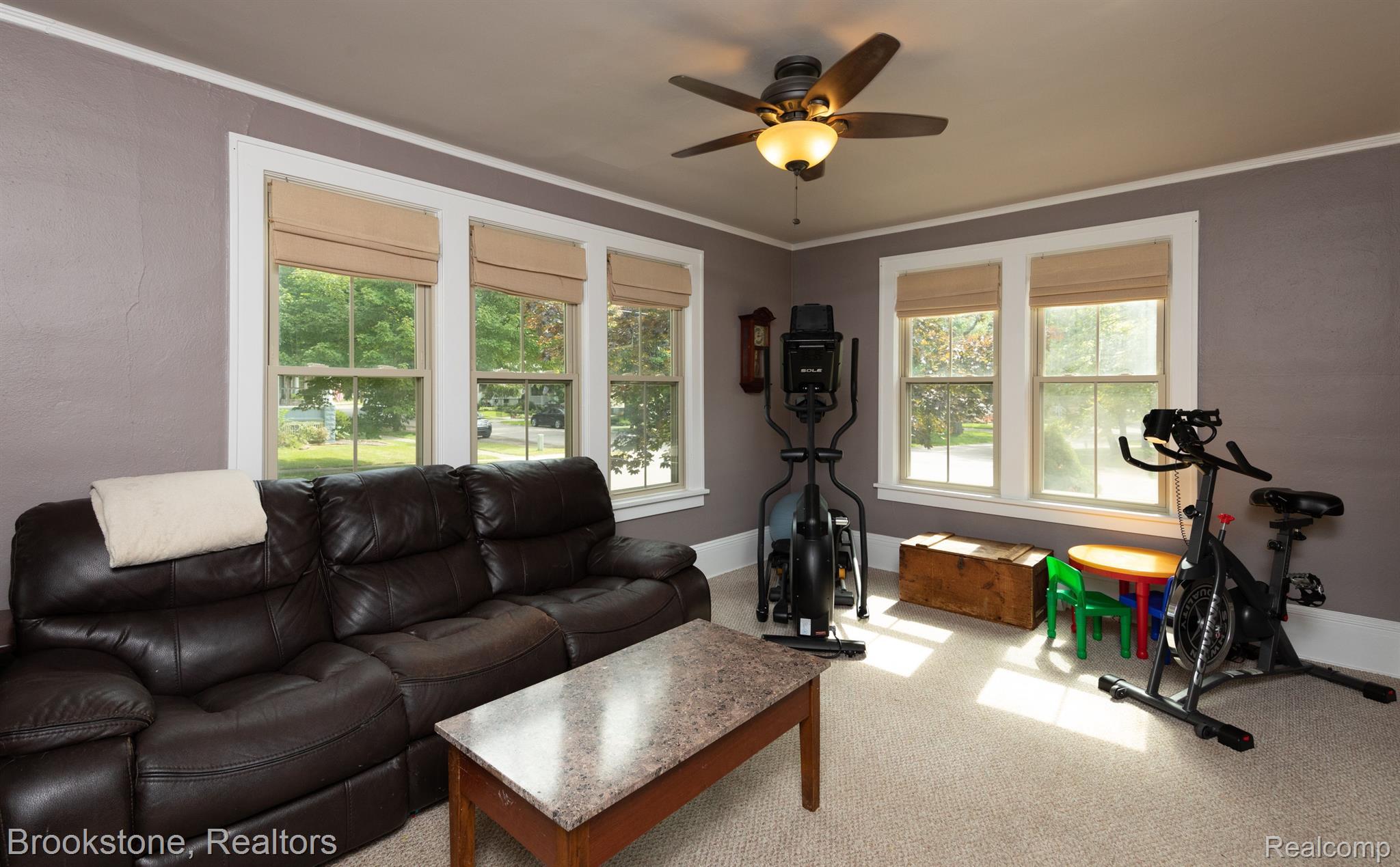 304 W WASHINGTON Street