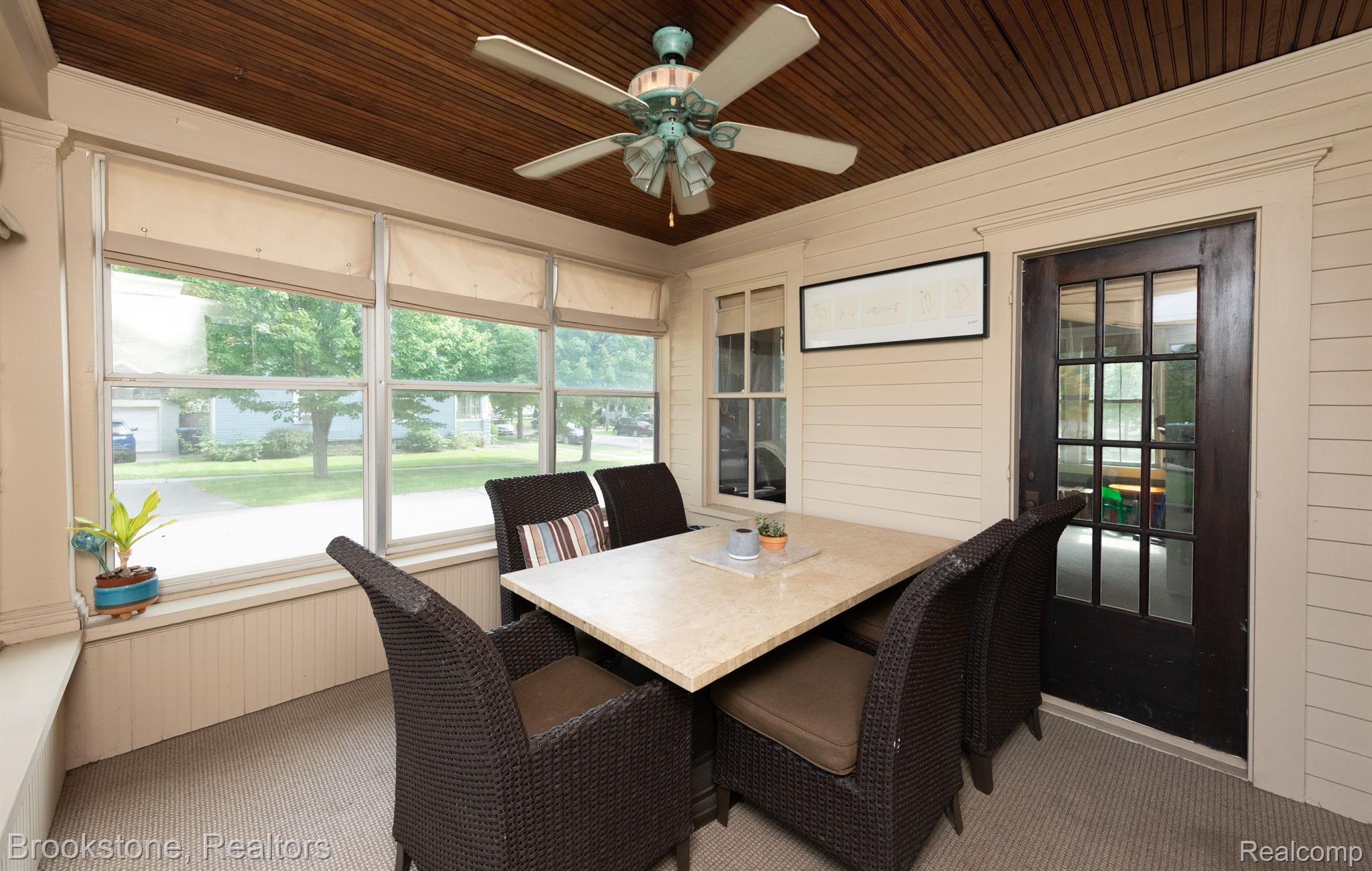 304 W WASHINGTON Street