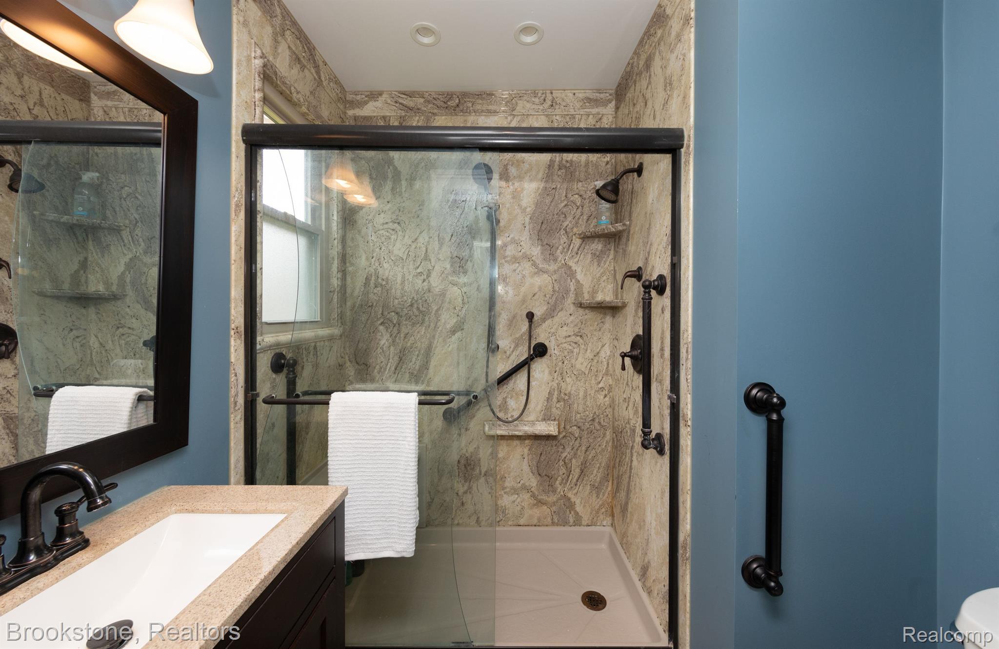 304 W WASHINGTON Street