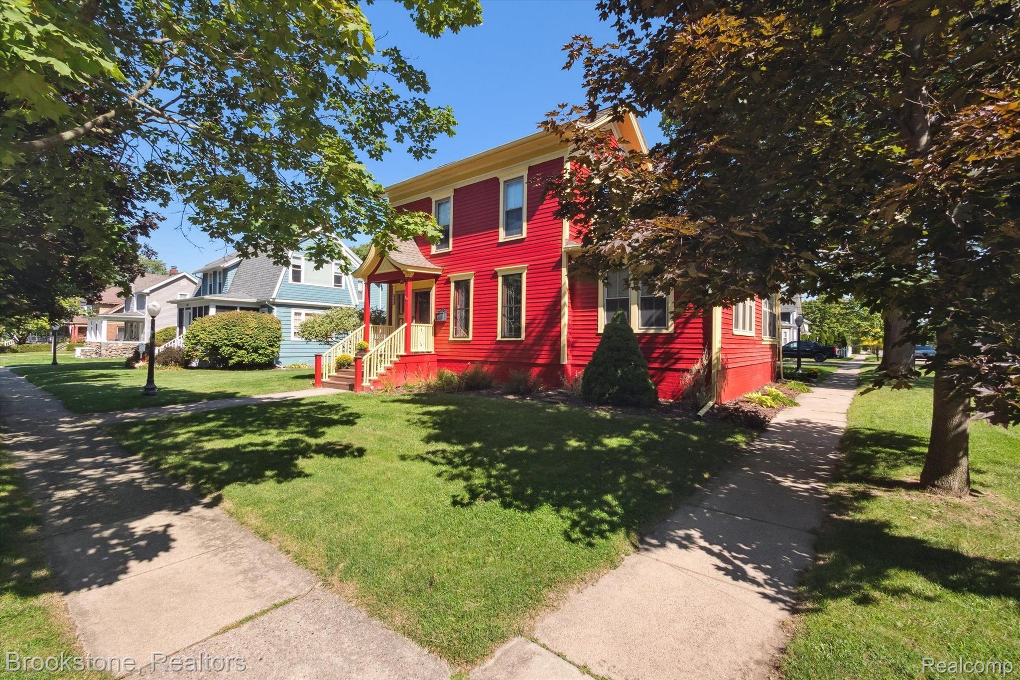 304 W WASHINGTON Street