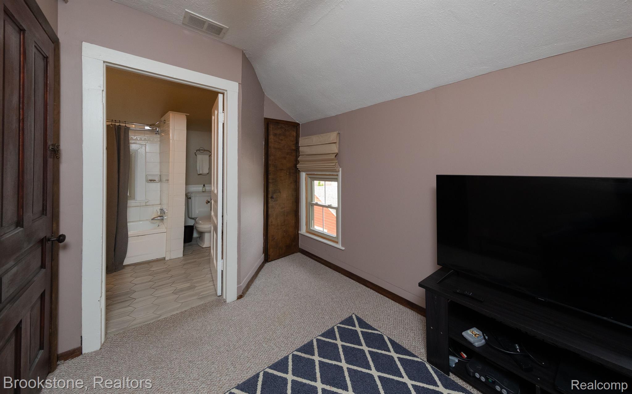 304 W WASHINGTON Street