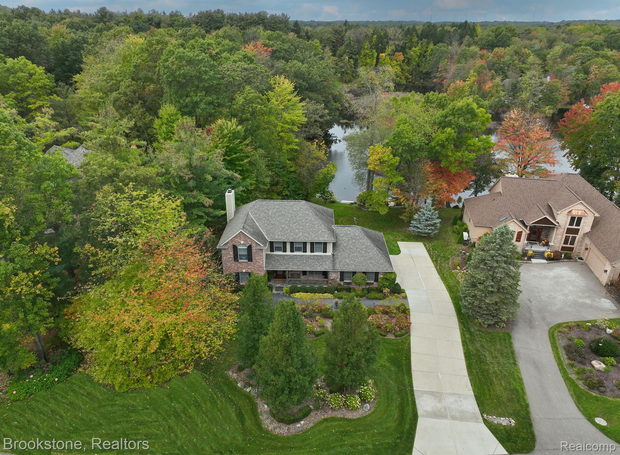 8261 PINE LAKE Drive