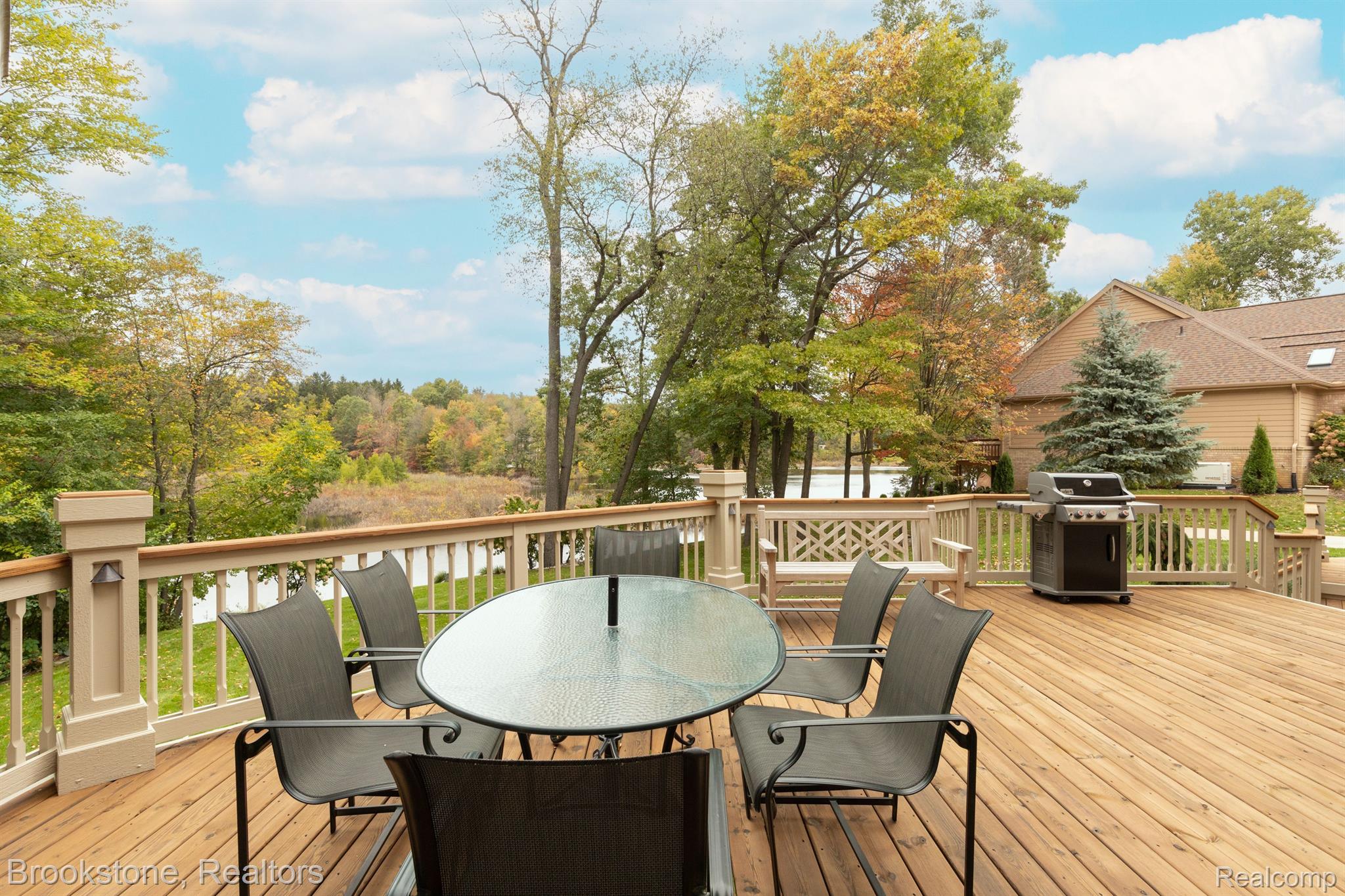 8261 PINE LAKE Drive