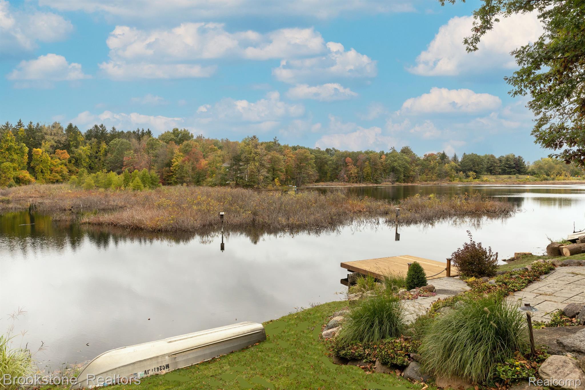 8261 PINE LAKE Drive