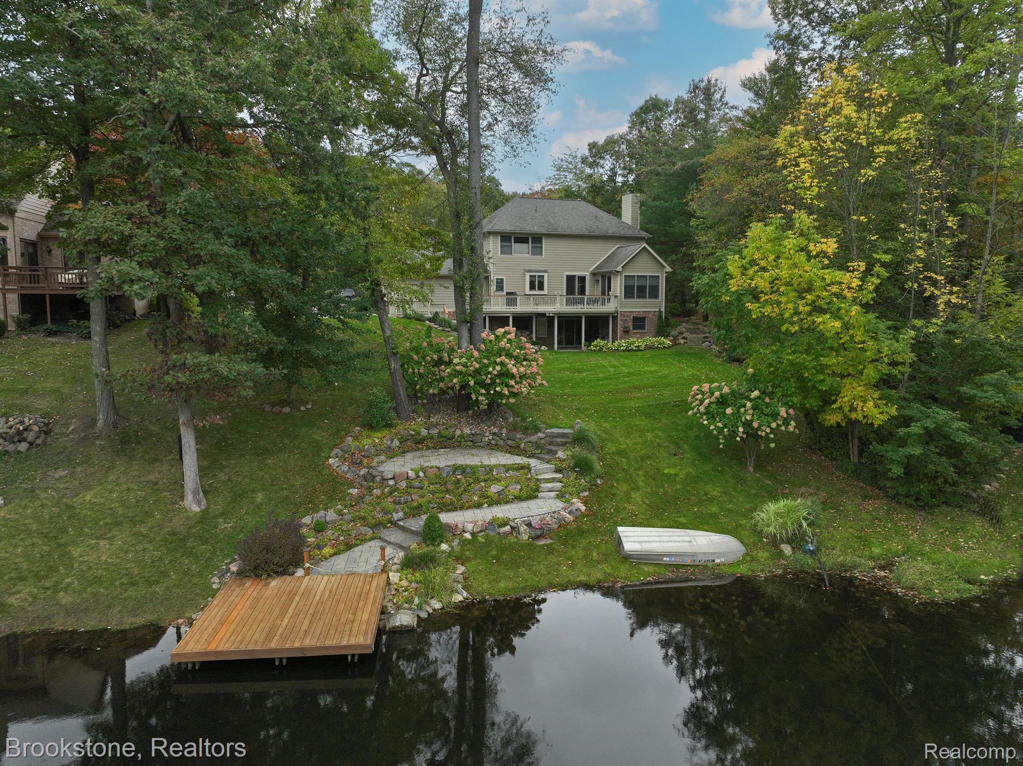 8261 PINE LAKE Drive