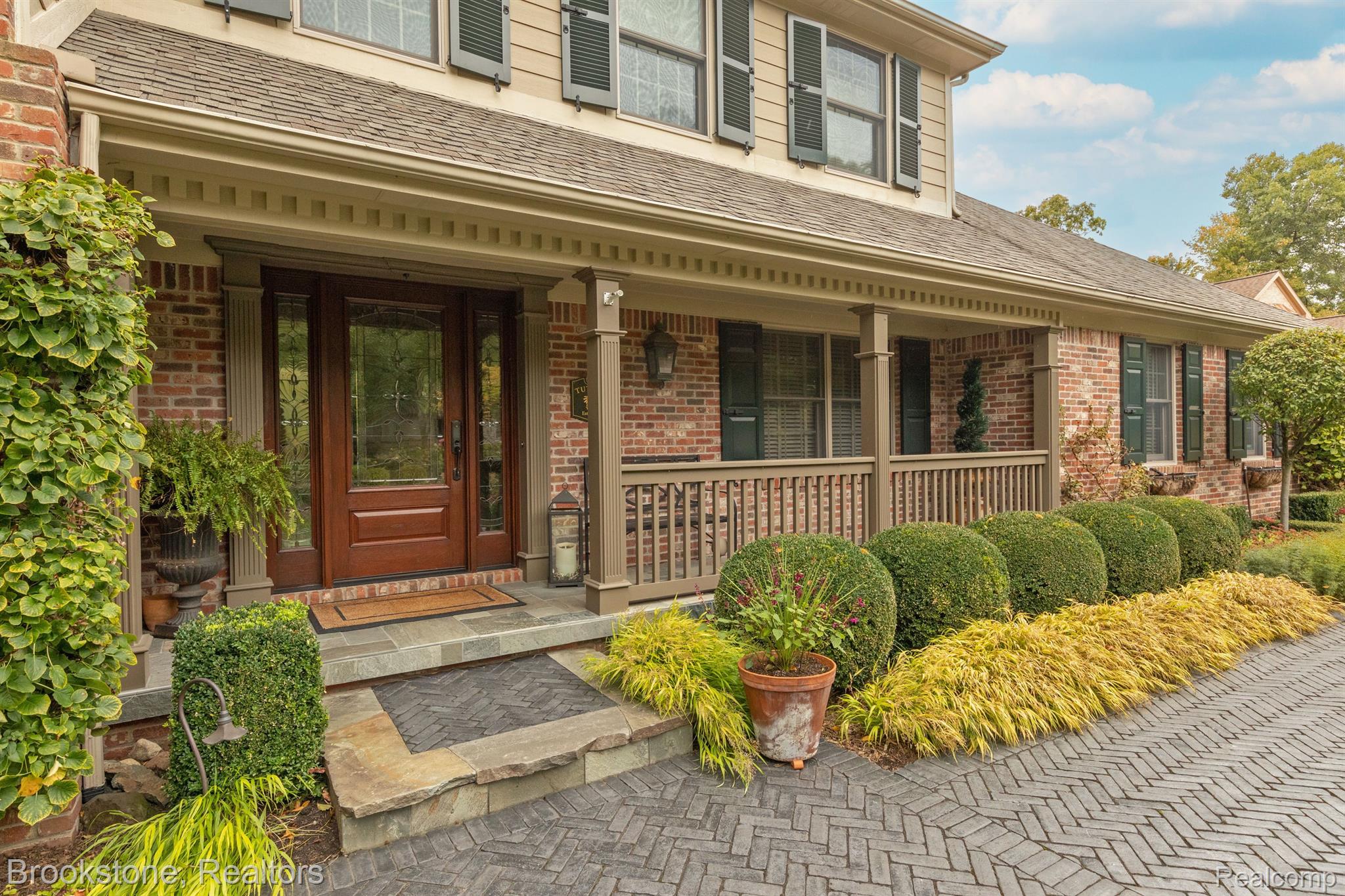 8261 PINE LAKE Drive