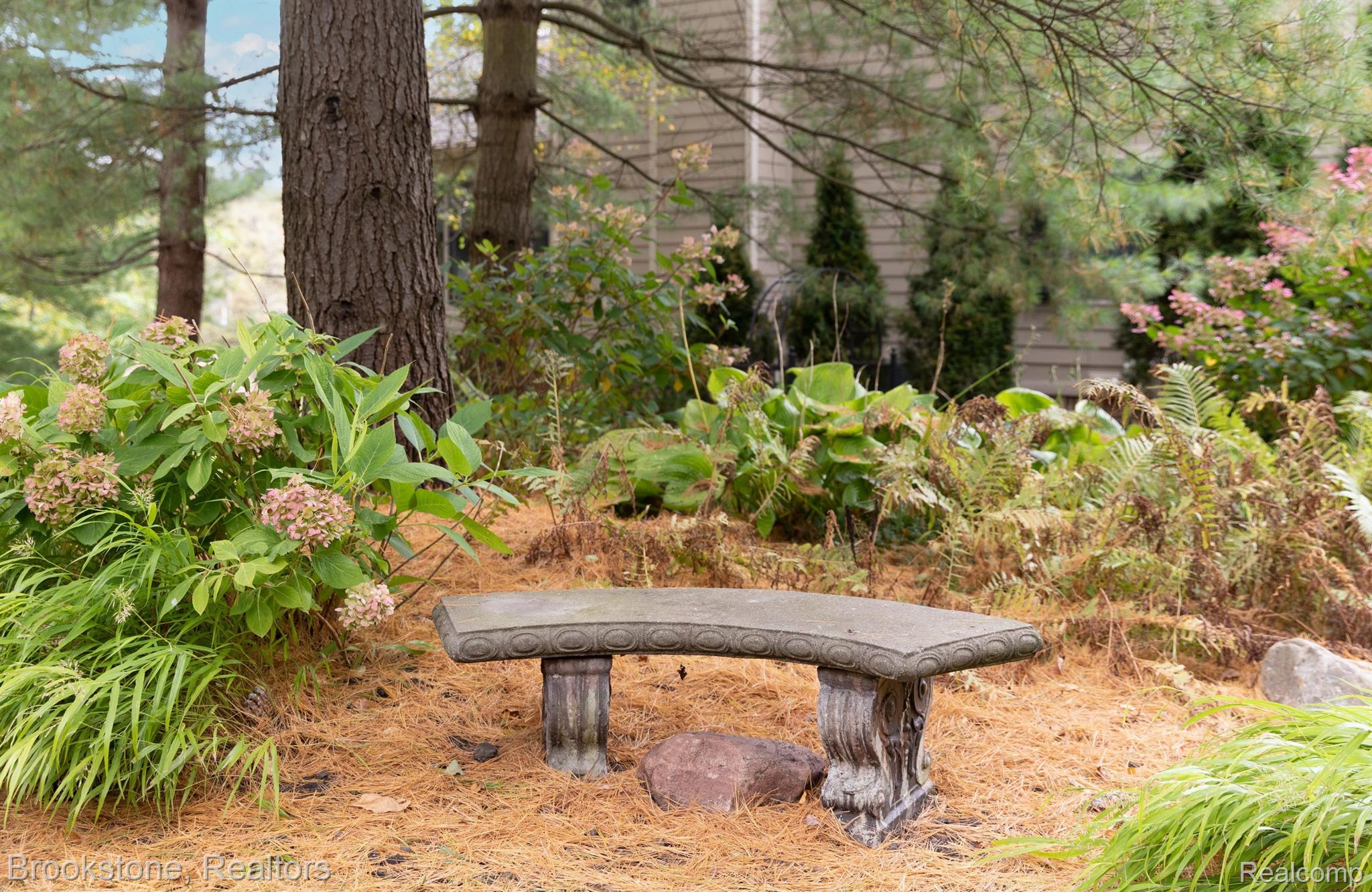 8261 PINE LAKE Drive