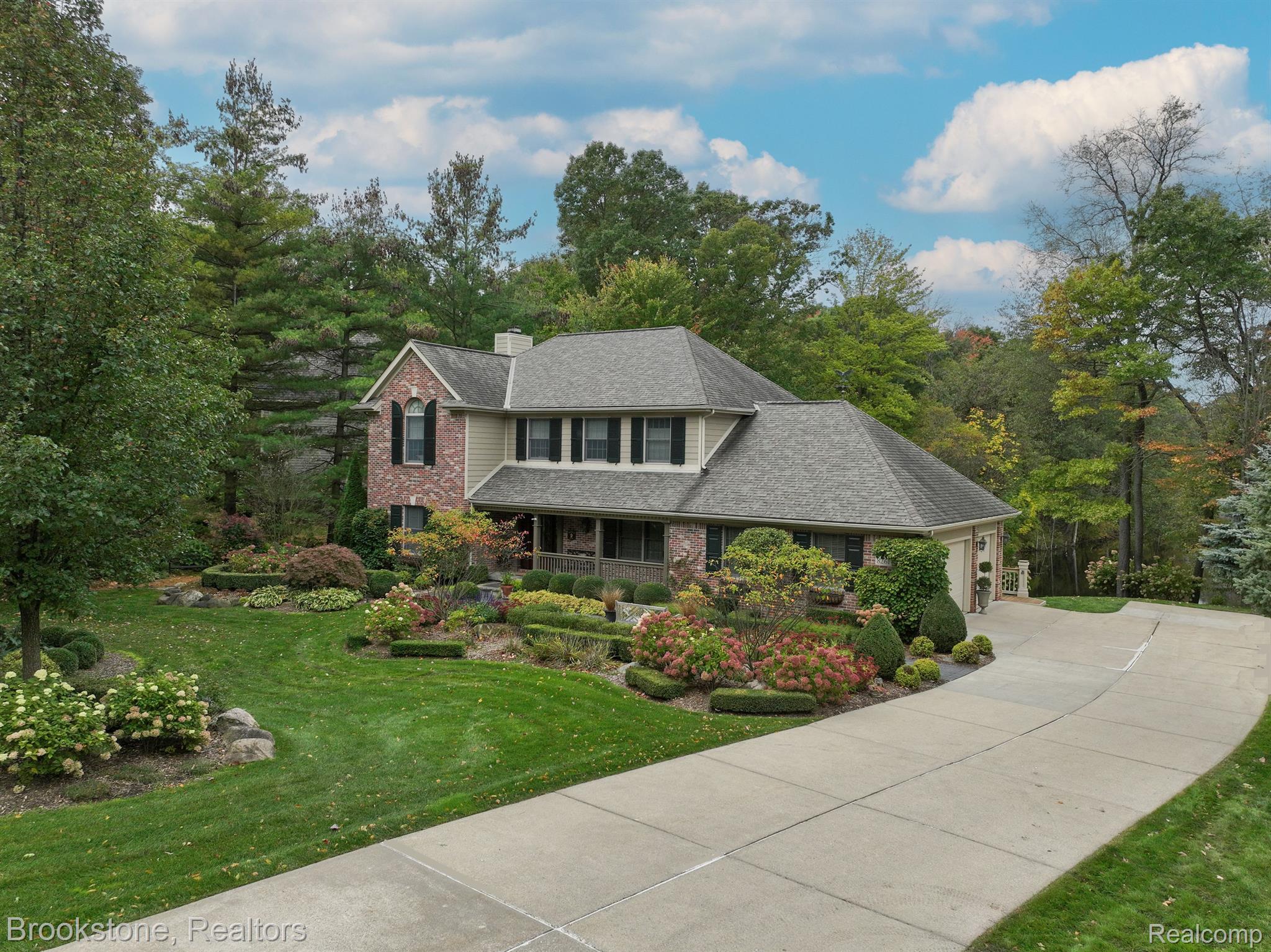 8261 PINE LAKE Drive