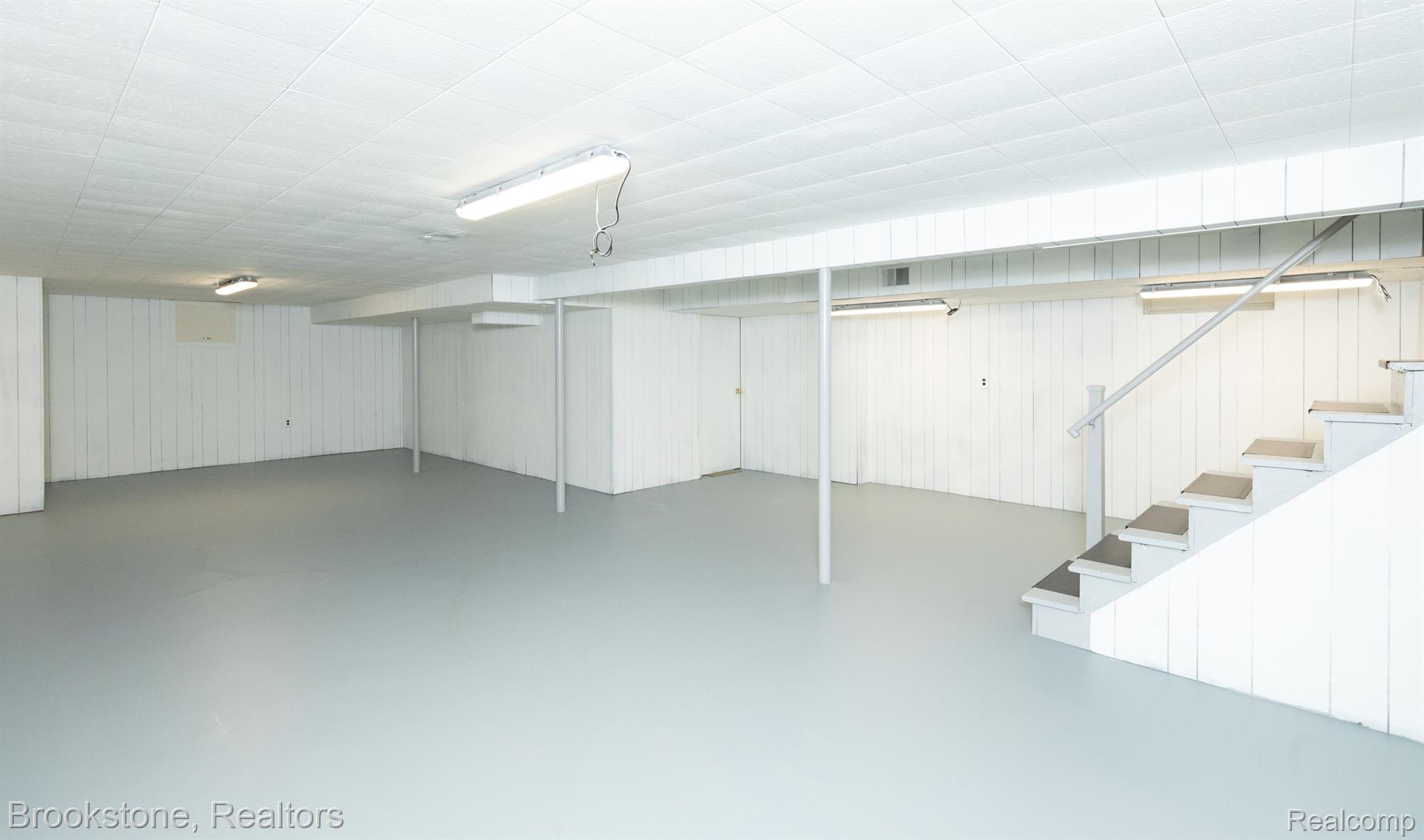 1339 MAPLE GROVE Road