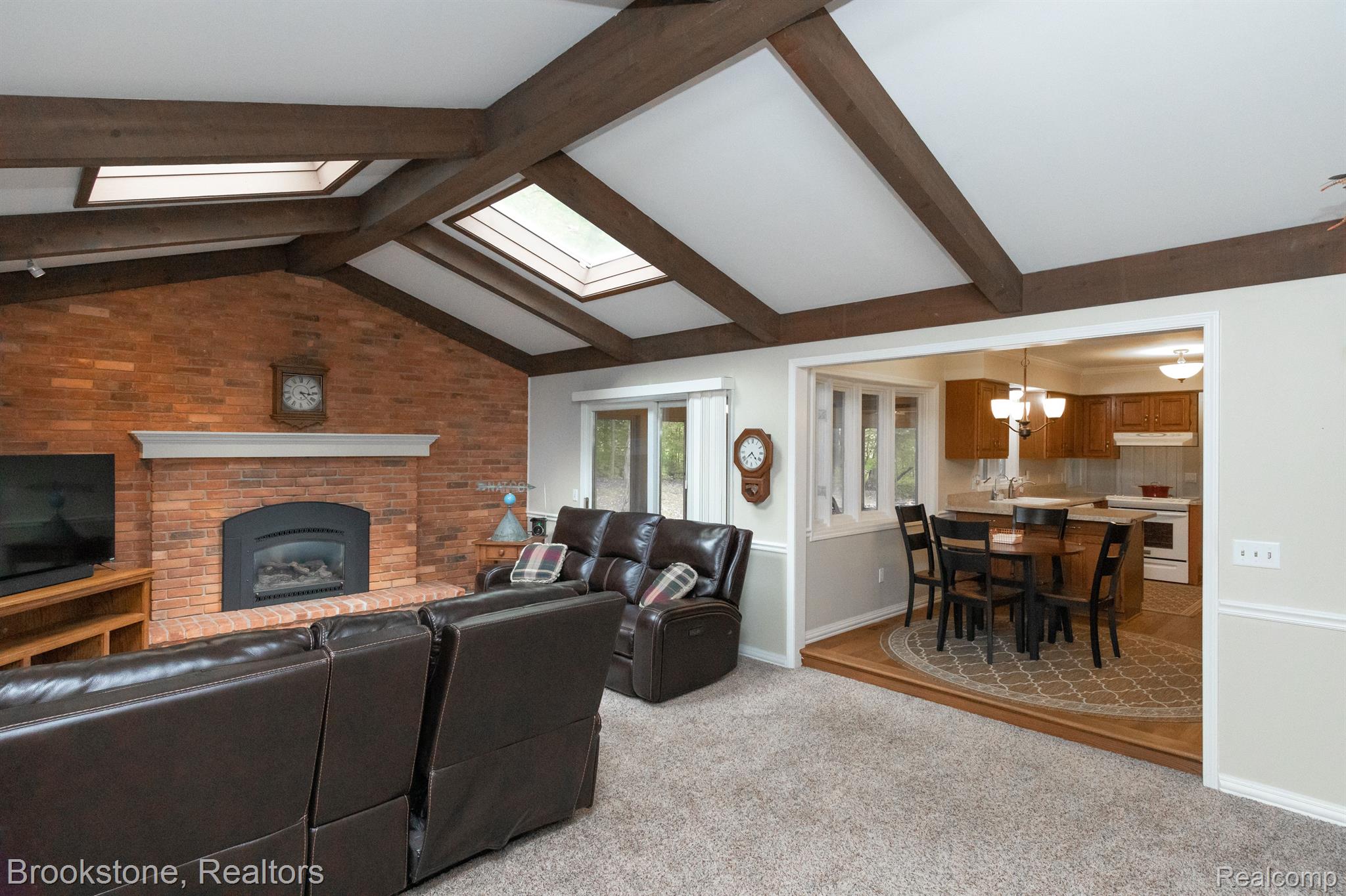 1339 MAPLE GROVE Road