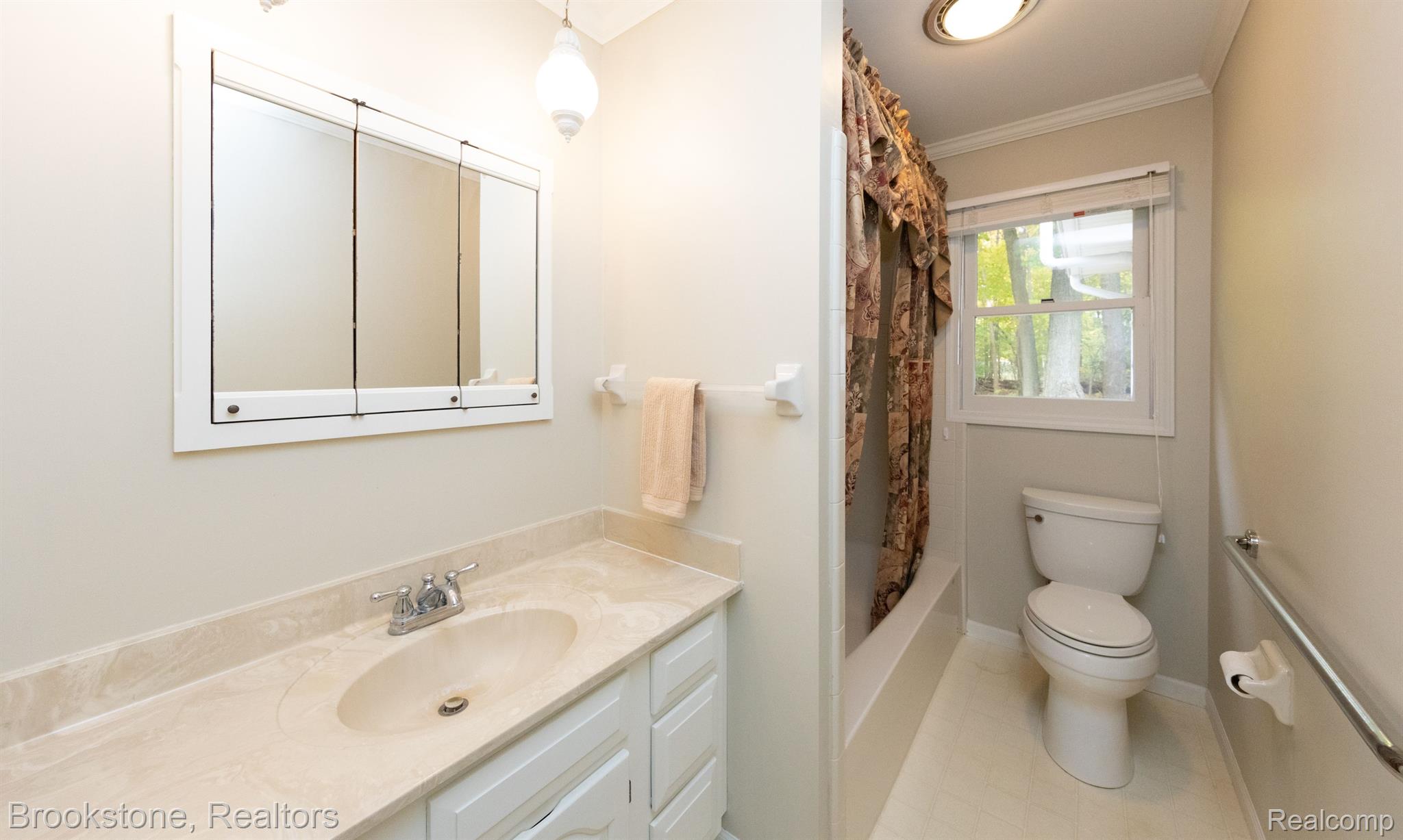 1339 MAPLE GROVE Road