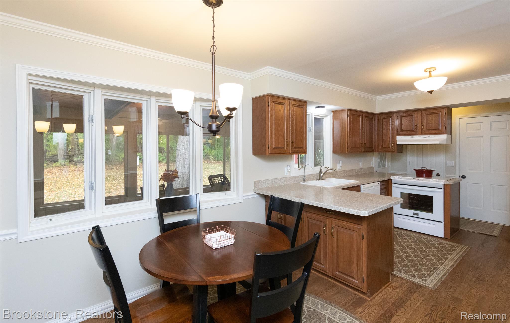 1339 MAPLE GROVE Road