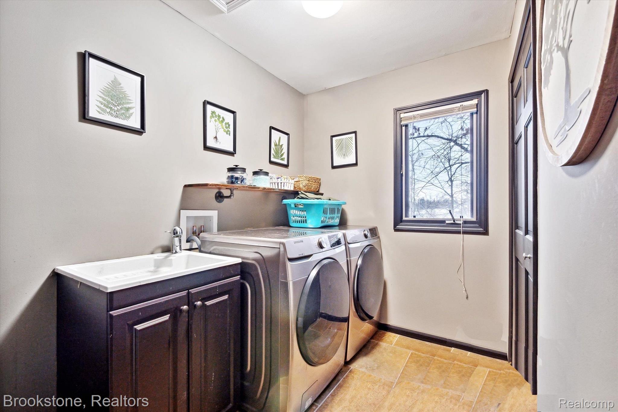 8270 LOST PINES Drive