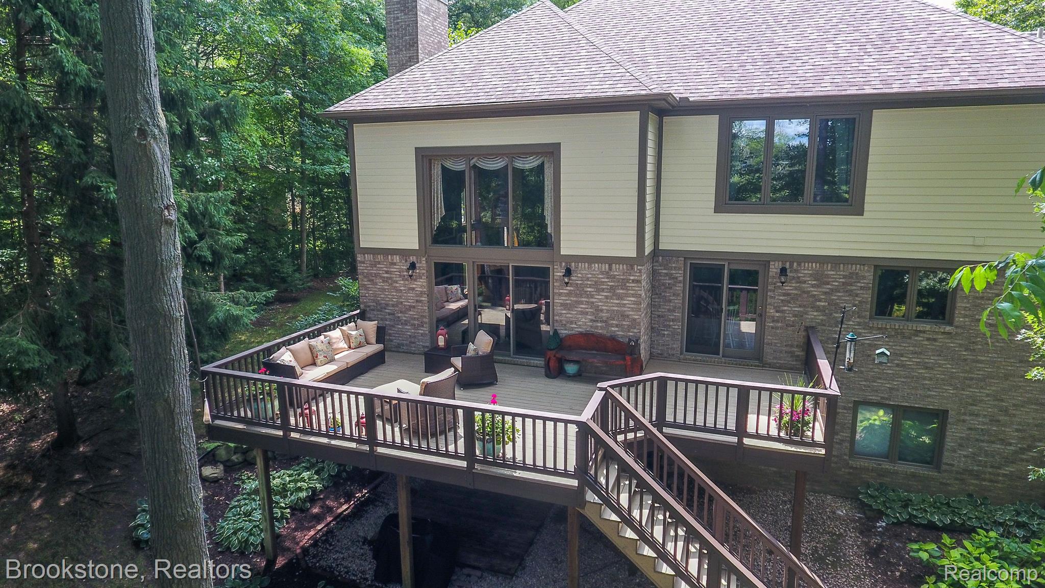 8270 LOST PINES Drive