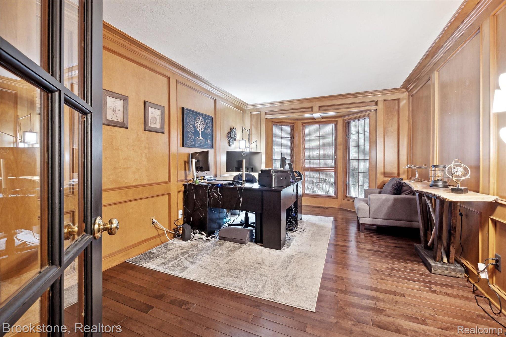 8270 LOST PINES Drive