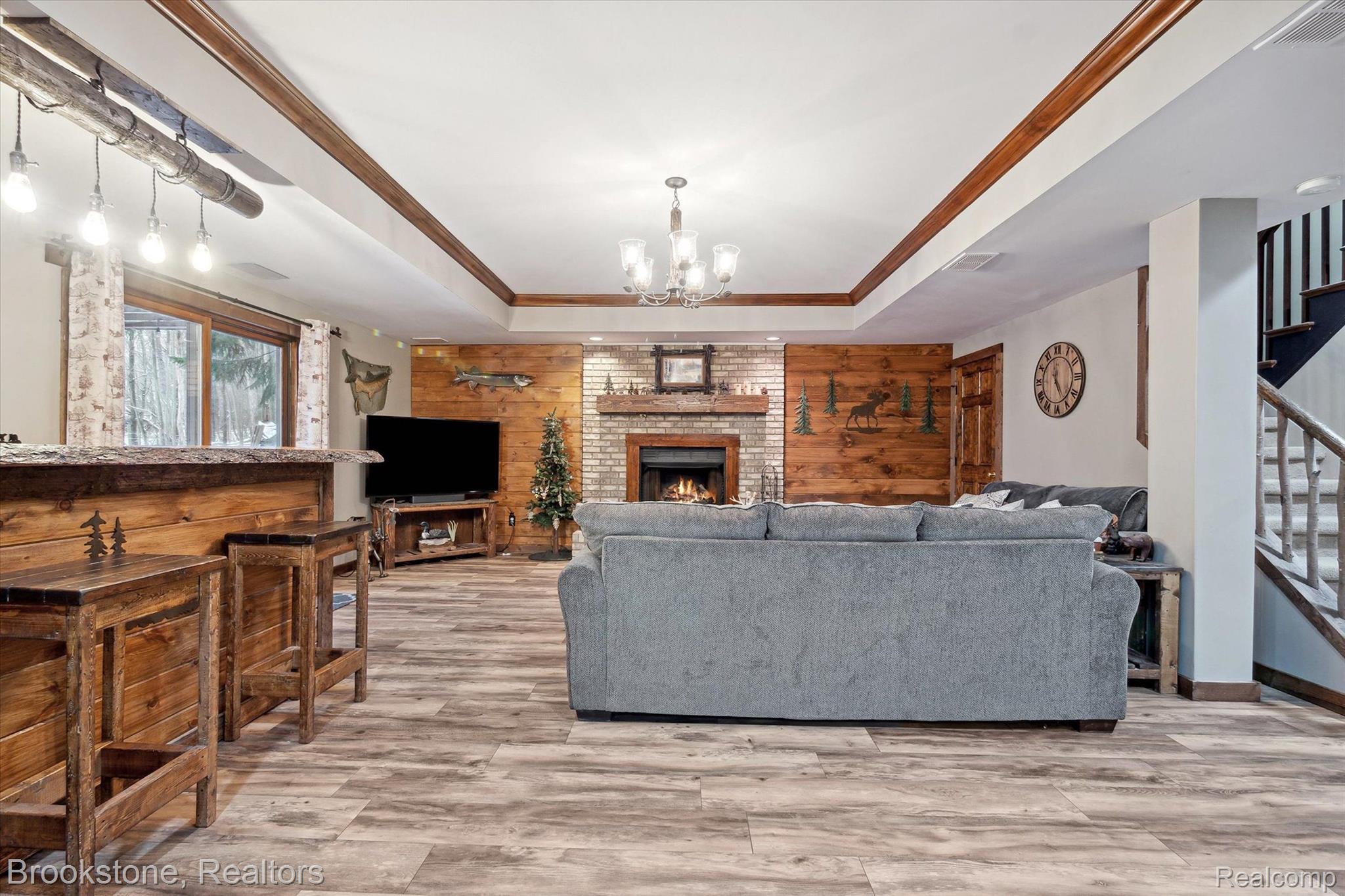 8270 LOST PINES Drive