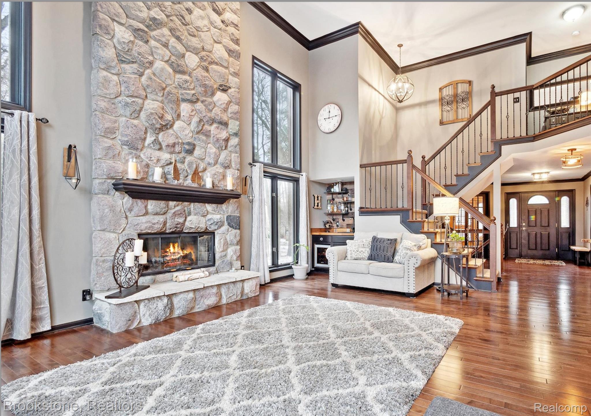 8270 LOST PINES Drive