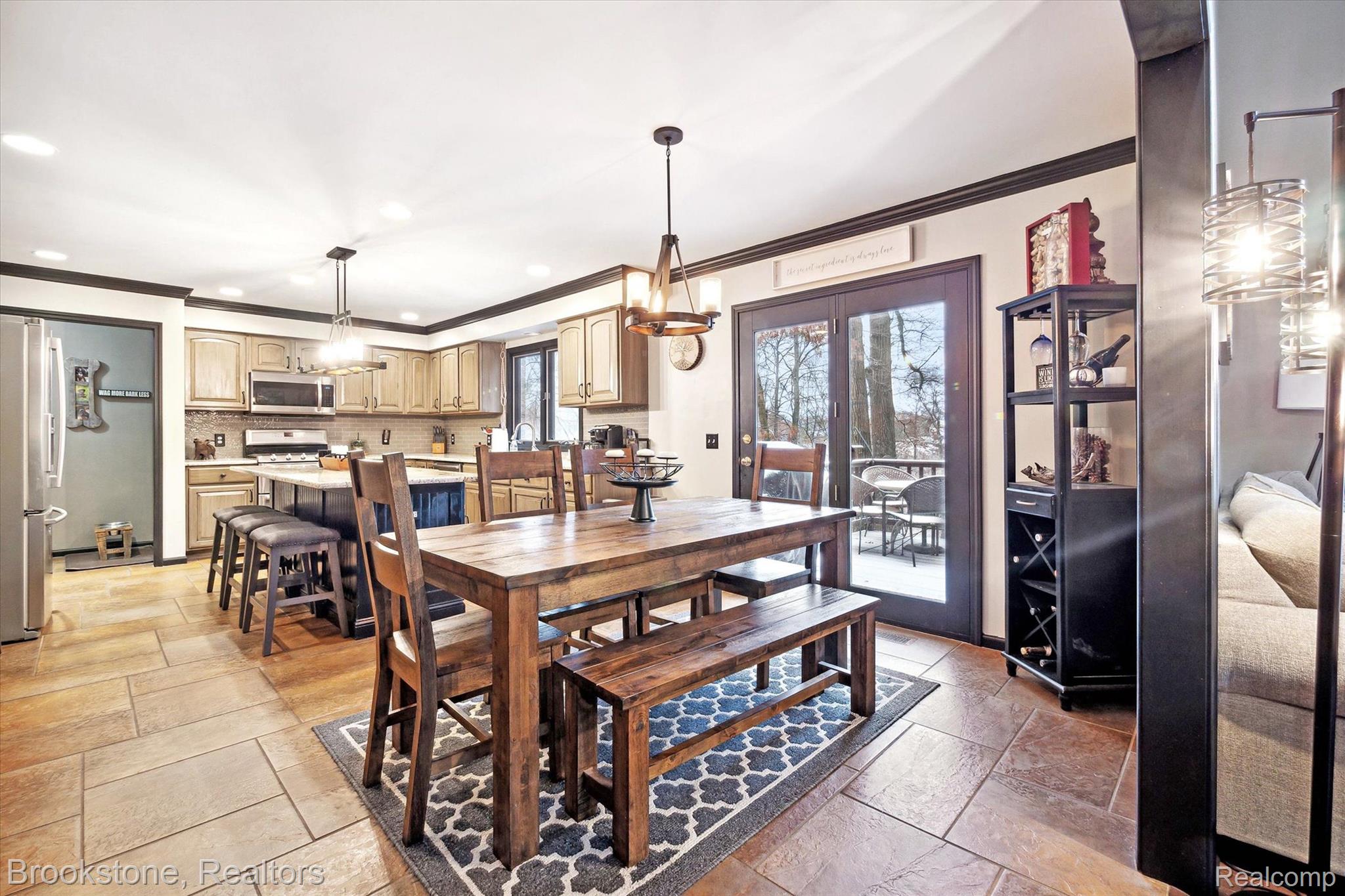 8270 LOST PINES Drive