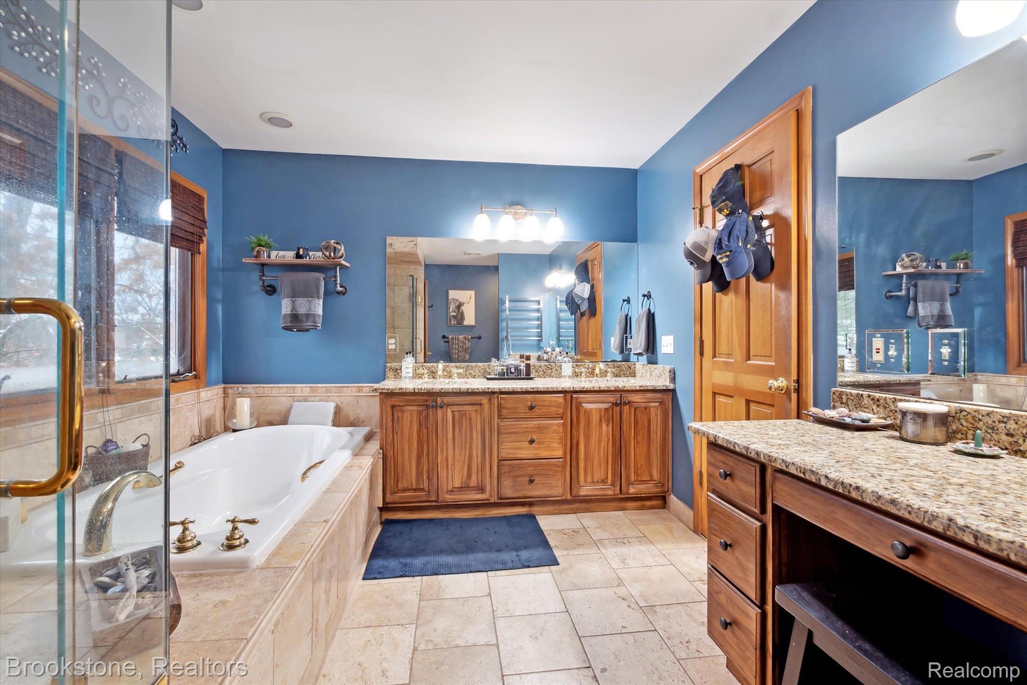 8270 LOST PINES Drive