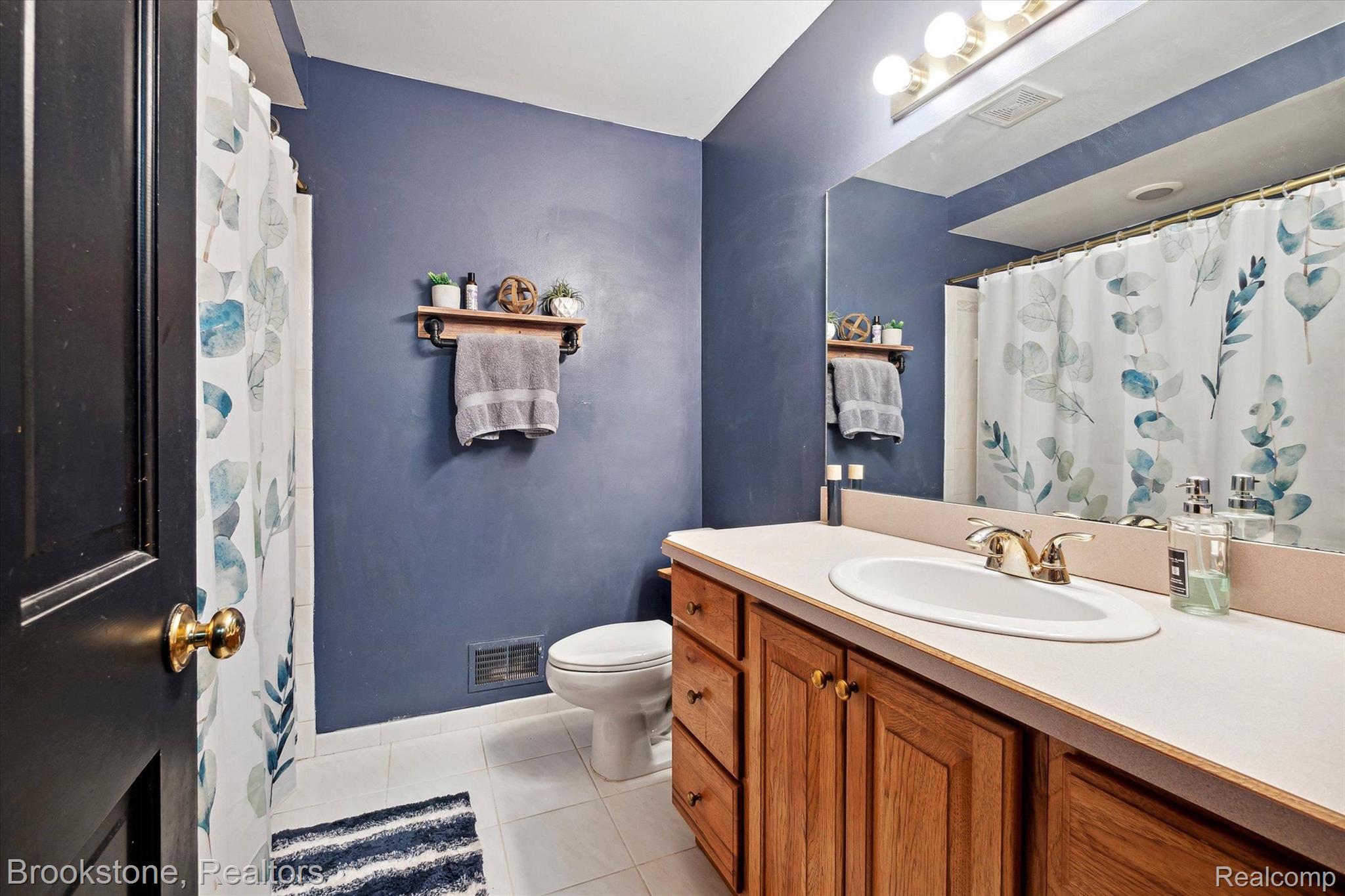 8270 LOST PINES Drive